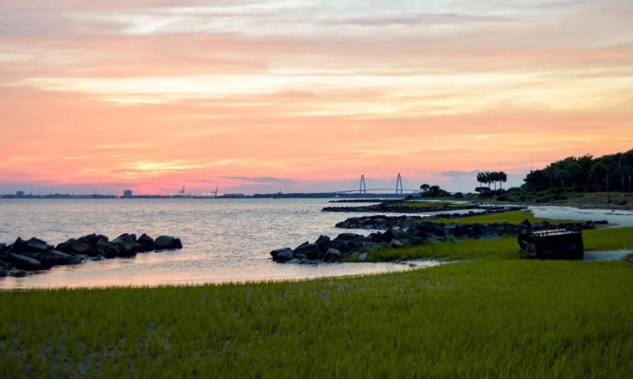 ☆Live On The Water! Lake Palmetto Palm W/ Patio - 10Min To Downtown & Beaches☆ Charleston Eksteriør bilde