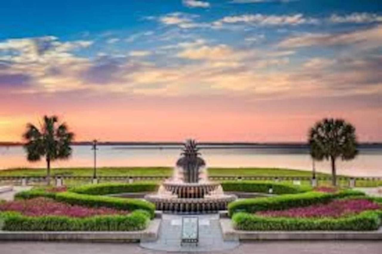 ☆Live On The Water! Lake Palmetto Palm W/ Patio - 10Min To Downtown & Beaches☆ Charleston Eksteriør bilde